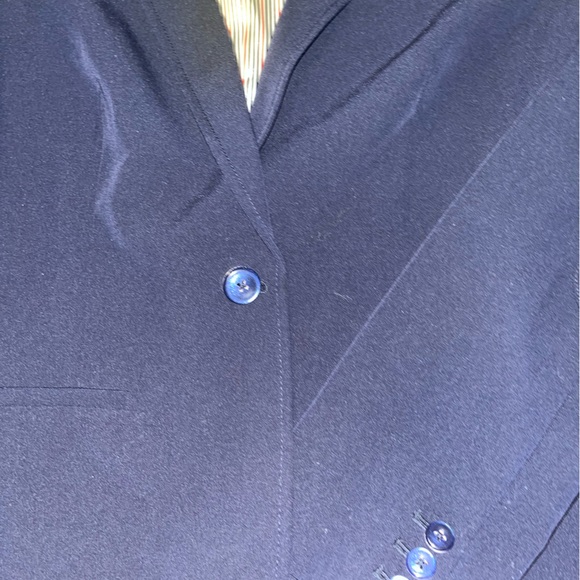 Woman’s Tommy Hilfiger pant suit - Picture 2 of 8